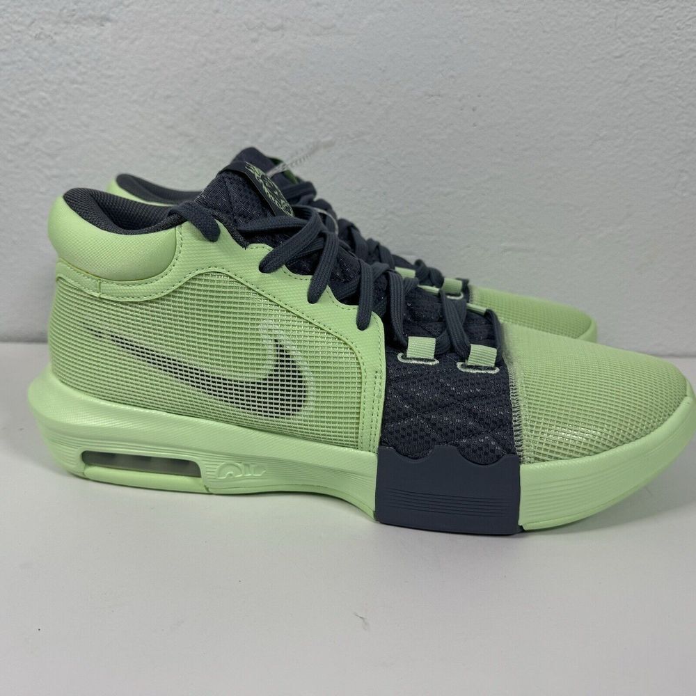 Nike Lebron Witness 8 Basketball Vapor Green White Carbon‎ SIZE 13 FB2239 300